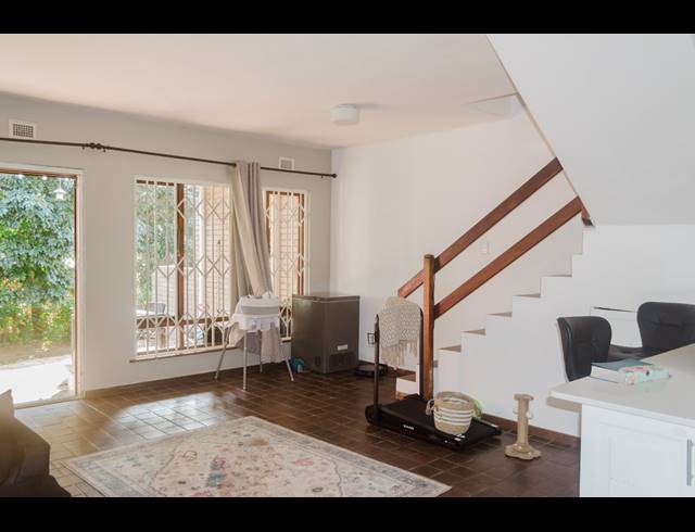 3 BEDROOM TOWNHOUSE FOR SALE IN SCOTTBURGH CENTRAL